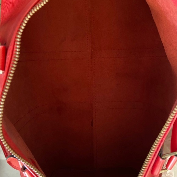 Louis Vuitton Keepal 50 Castilian Epi Red Duffle🔥 - Picture 3 of 8